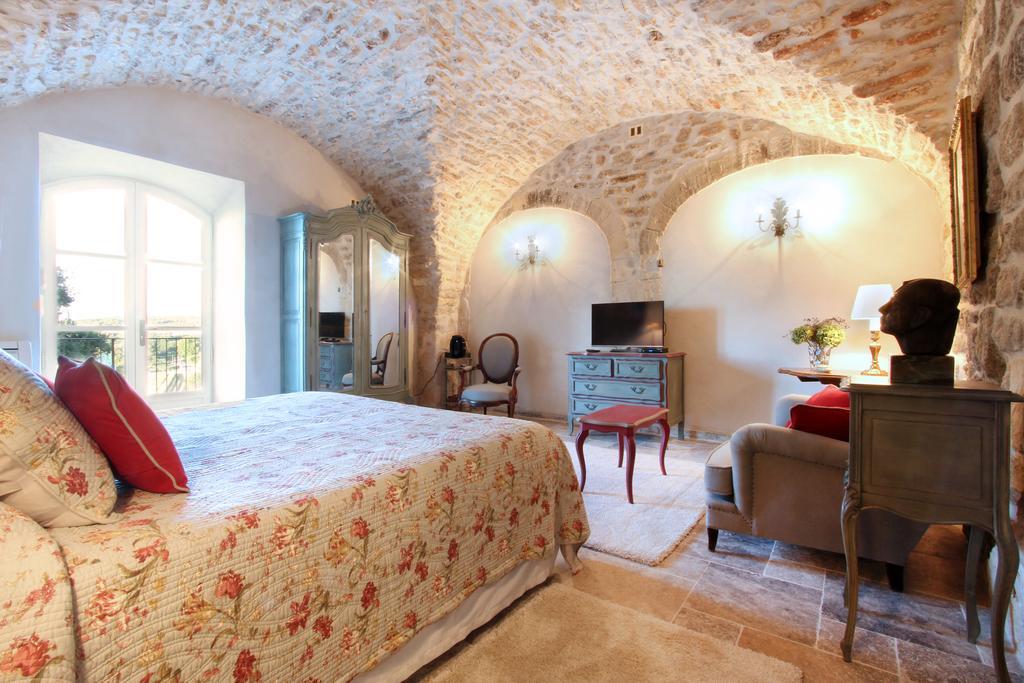 Вилла La Bastide Du Tinal Менерб Номер фото