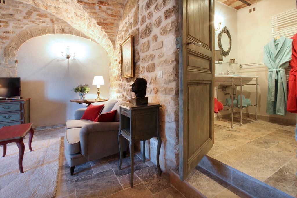 Вилла La Bastide Du Tinal Менерб Номер фото