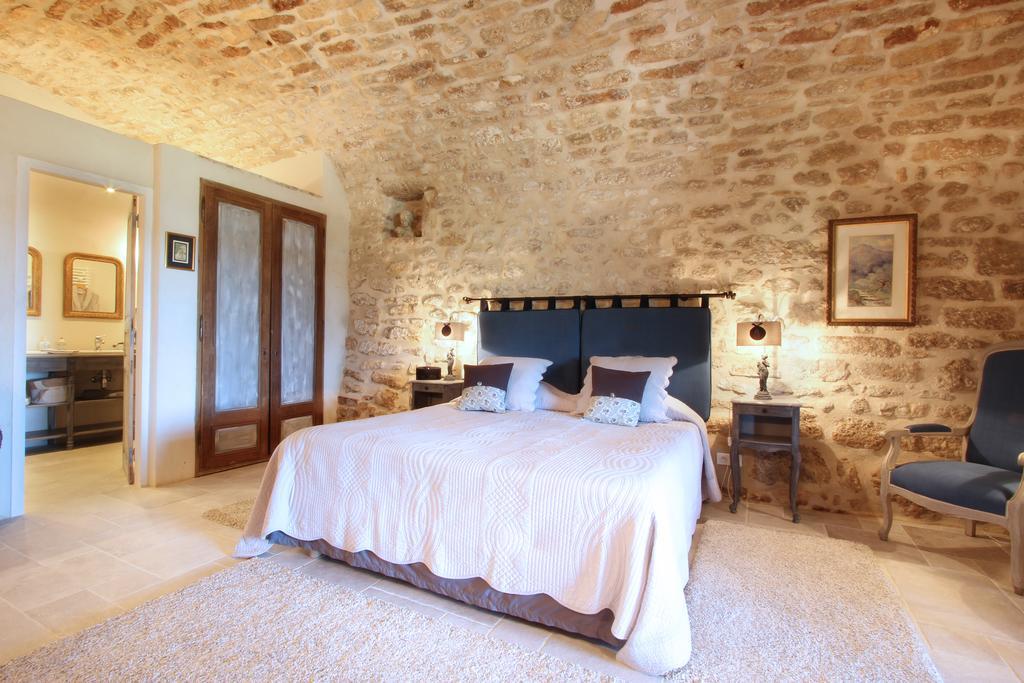 Вилла La Bastide Du Tinal Менерб Номер фото