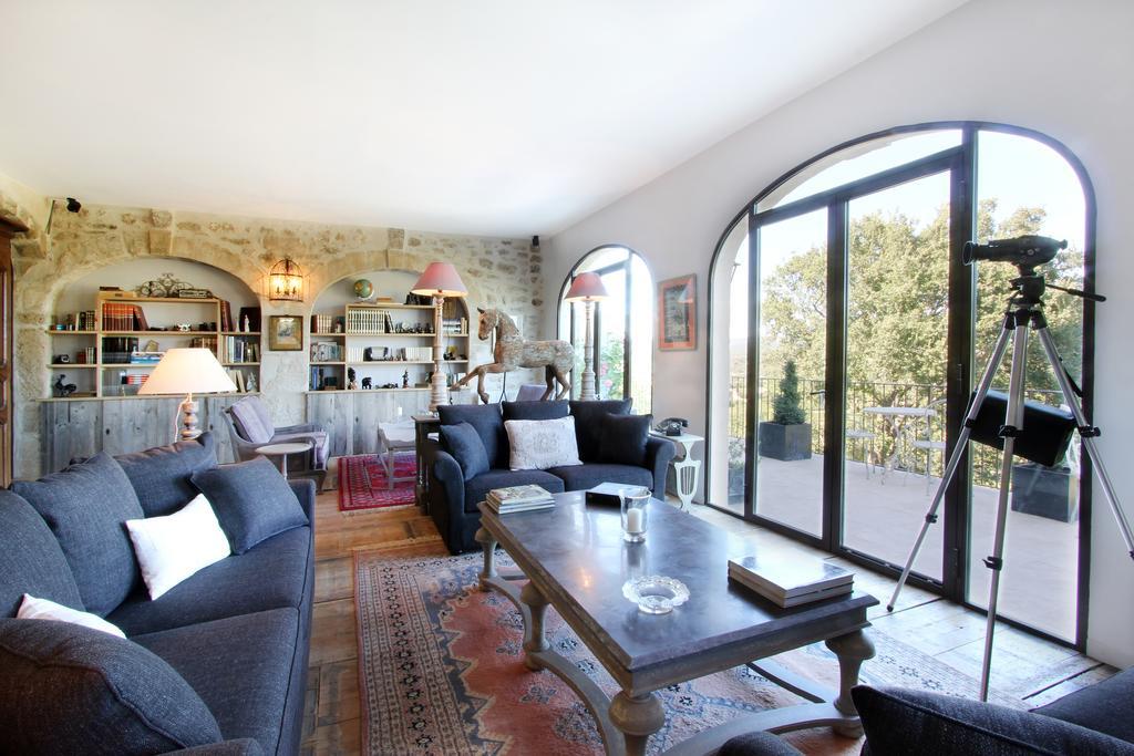 Вилла La Bastide Du Tinal Менерб Экстерьер фото